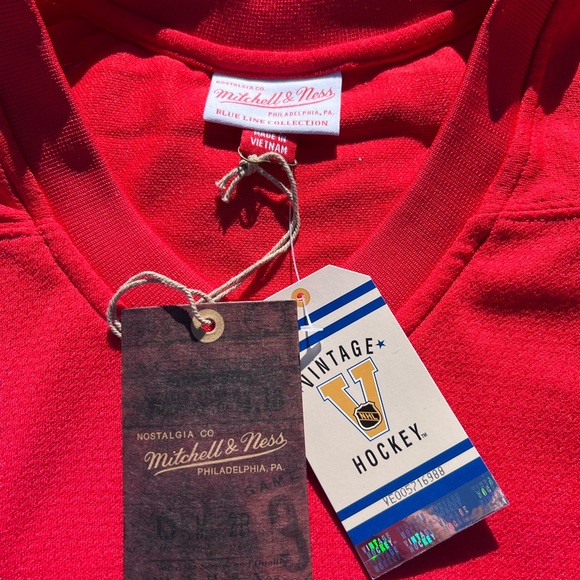 Large Mitchell & Ness Men's Detroit Red Wings Chris Chelios #24 NHL Jersey - Picture 9 of 15